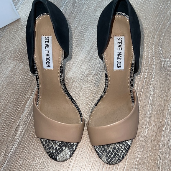 NIB STEVE MADDEN ECHCO MULTI COLOR OPEN TOE HEELS US 6.5 tan/ black/ snake - Picture 2 of 8